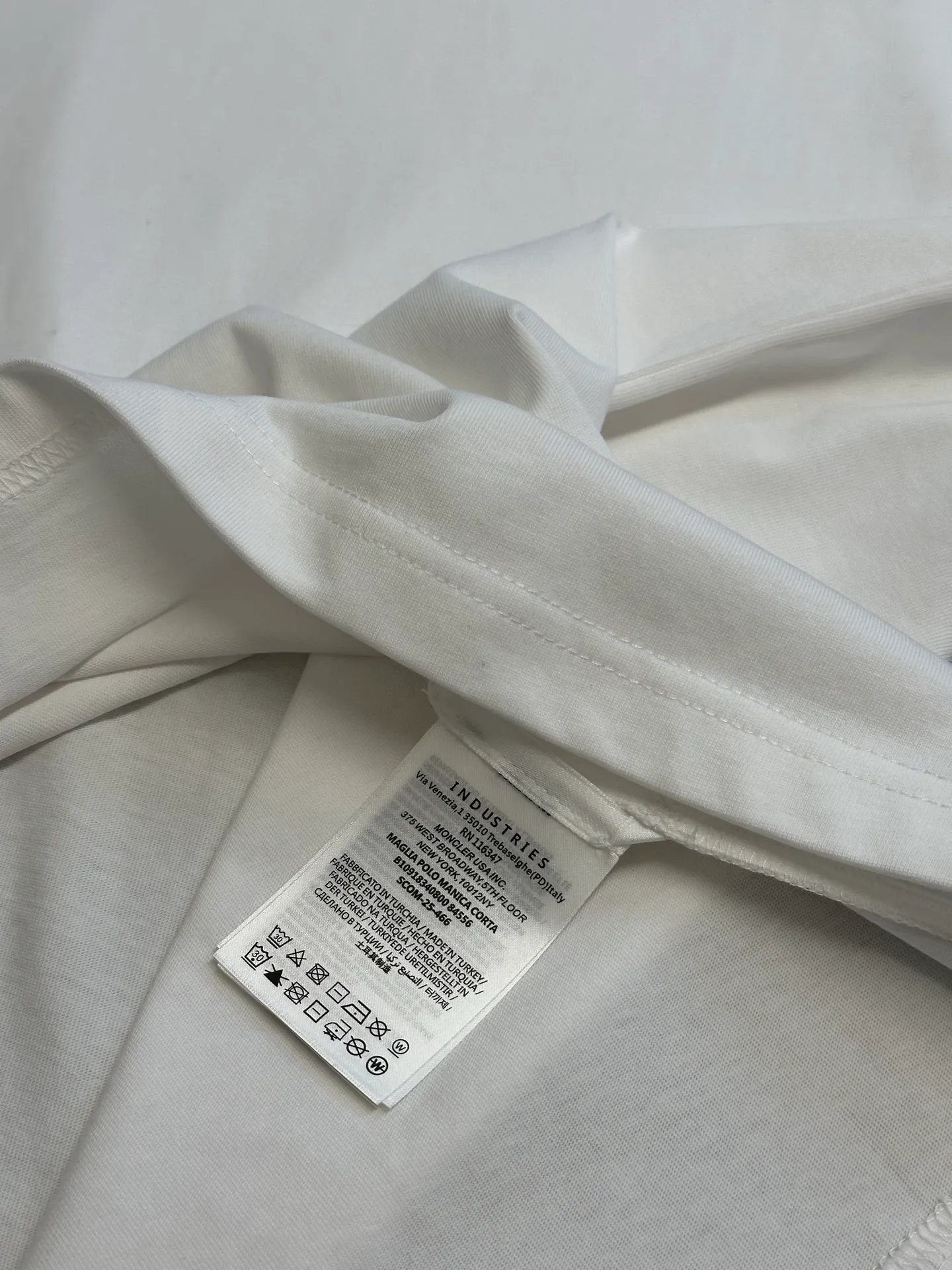 Moncler ， ， ， Moncler ， 。 ， ， Moncler 。 size：s m l xl